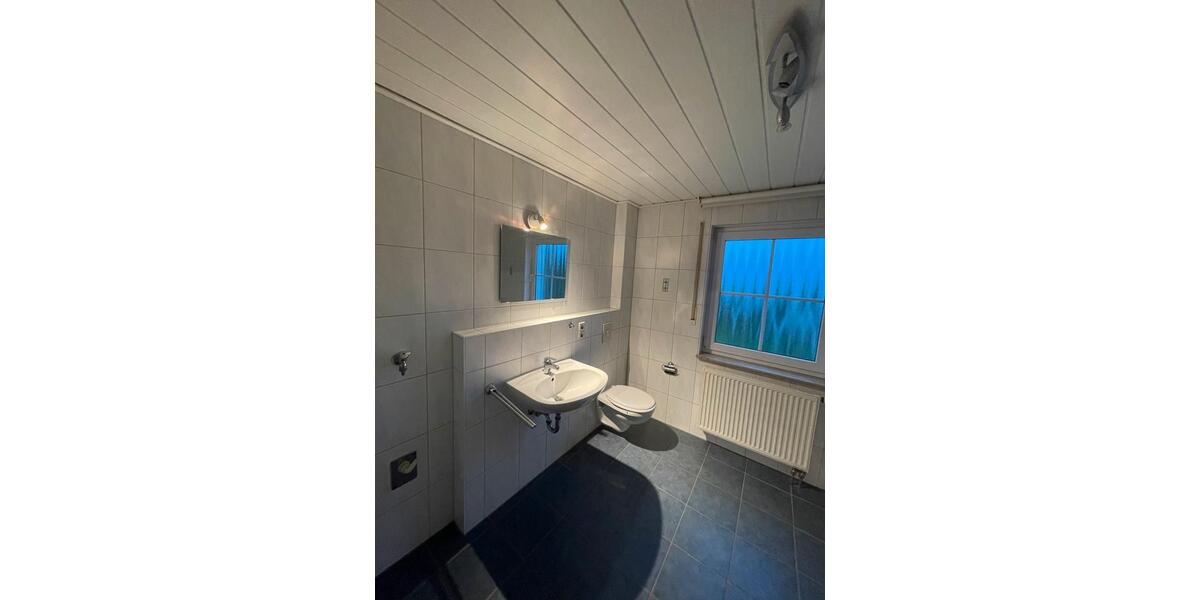 Einfamilienhaus Ellwangen (Jagst) - 5 Zimmer, 120 m&sup2;, 1.150&euro; | Angebot:25980752