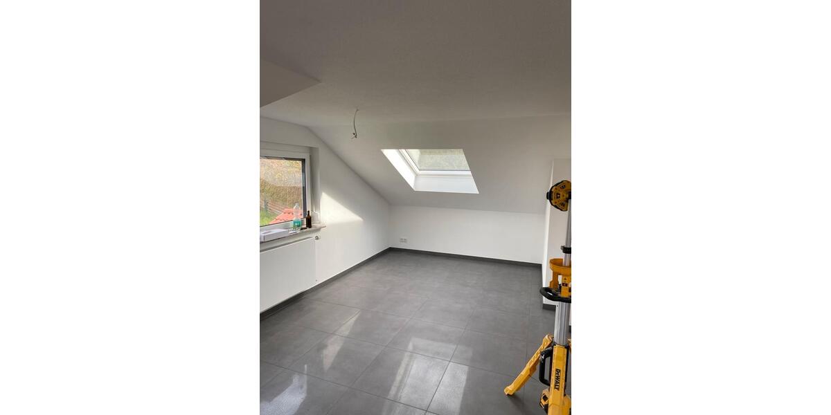 Dachgeschoßwohnung Schwäbisch Gmünd Bargau - 2.5 Zimmer, 90 m&sup2;, 1.200&euro; | Angebot:26039078