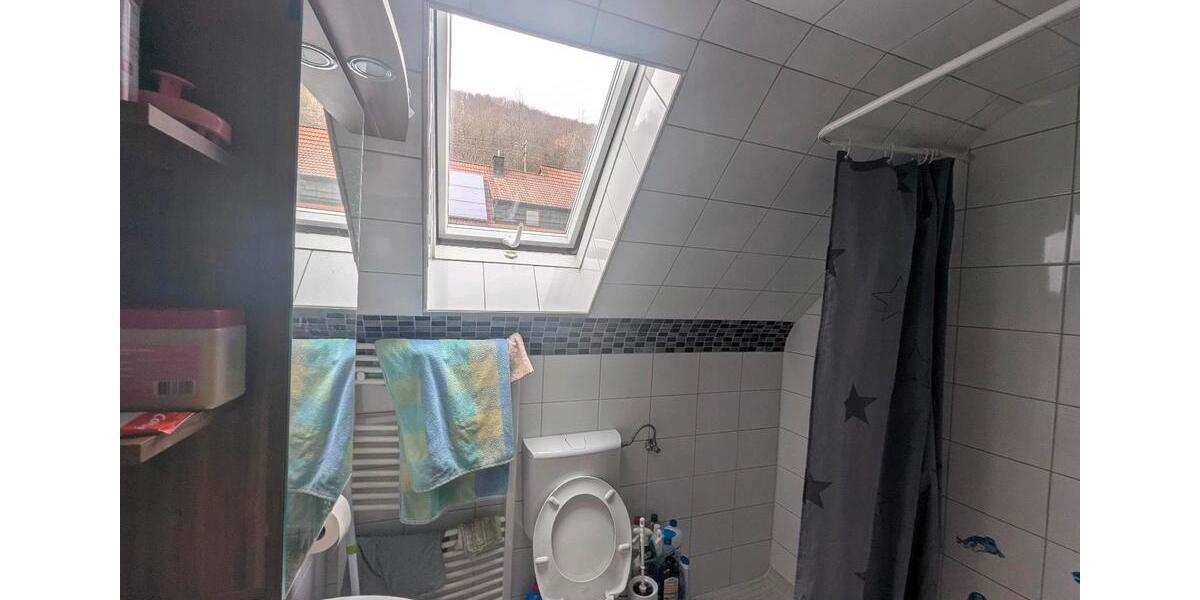 Dachgeschoßwohnung Oberkochen - 4 Zimmer, 90 m&sup2;, 1.200&euro; | Angebot:25965683