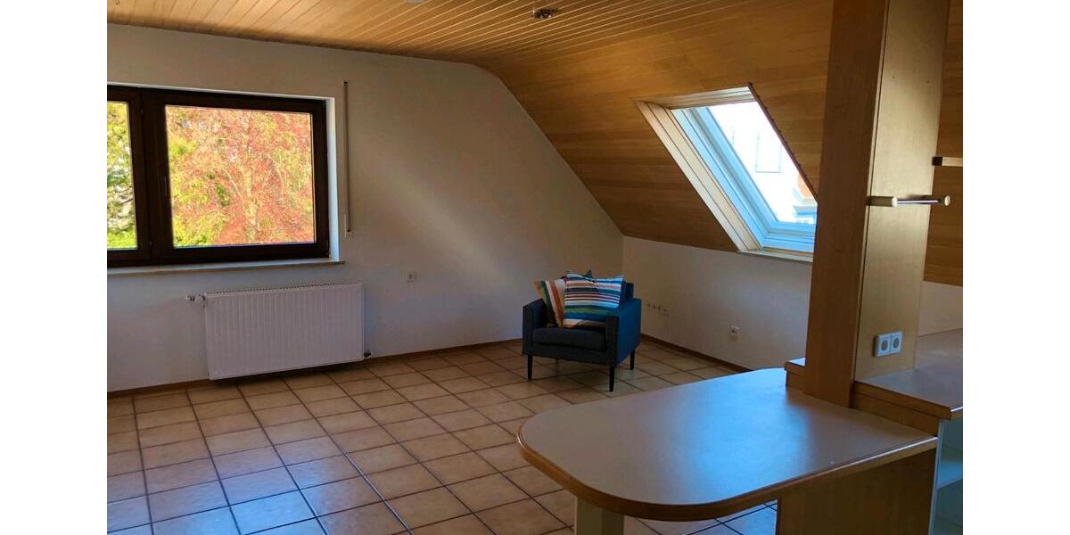 Dachgeschoßwohnung Obersontheim - 2.5 Zimmer, 100 m&sup2;, 720&euro; | Angebot:25903843