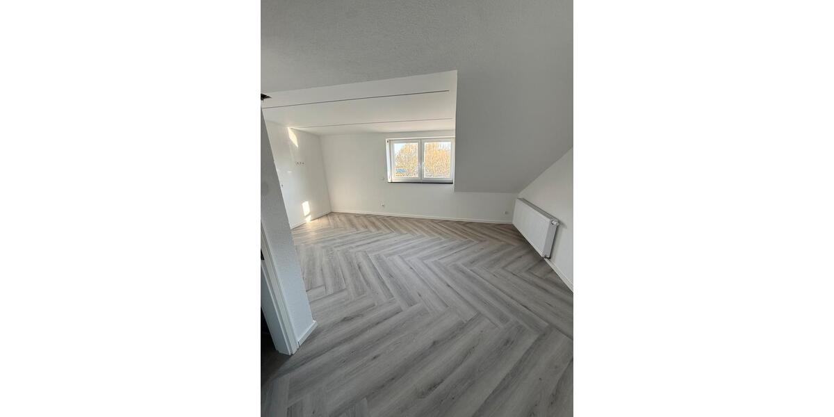 Dachgeschoßwohnung Täferrot - 2 Zimmer, 60 m&sup2;, 1.000&euro; | Angebot:25802928