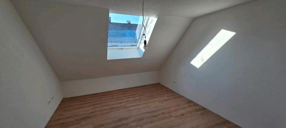 Dachgeschoßwohnung Rainau - 4 Zimmer, 112 m&sup2;, 1.100&euro; | Angebot:25647333