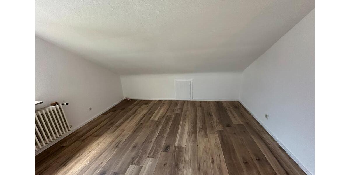 Dachgeschoßwohnung Aalen Dewangen - 3 Zimmer, 71 m&sup2;, 1.050&euro; | Angebot:26356173