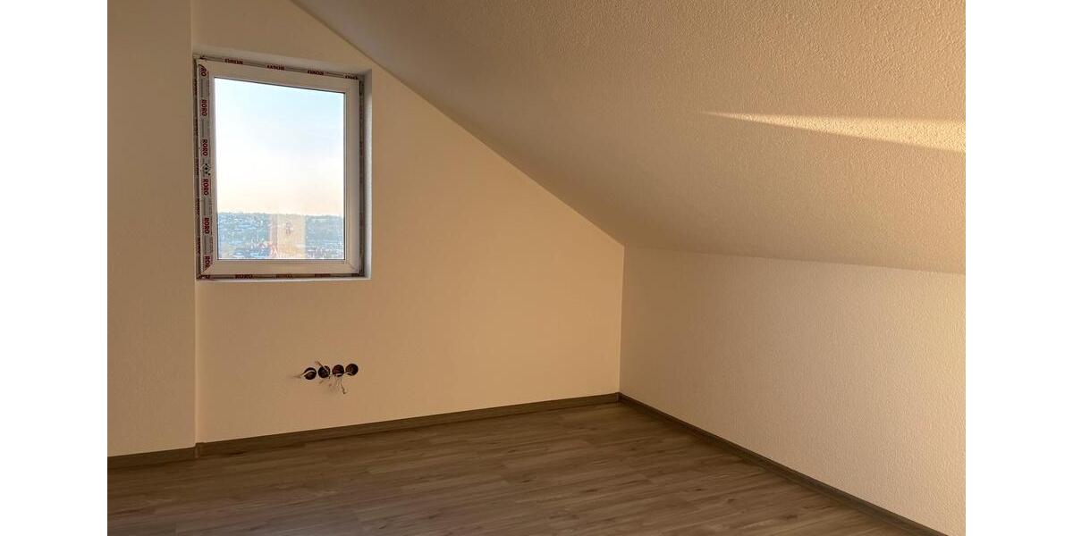 Dachgeschoßwohnung Aalen Attenhofen - 3 Zimmer, 75 m&sup2;, 850&euro; | Angebot:25844622