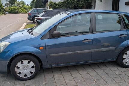 Ford Fiesta 64.400 km 2.750 &euro; Iggingen 73574