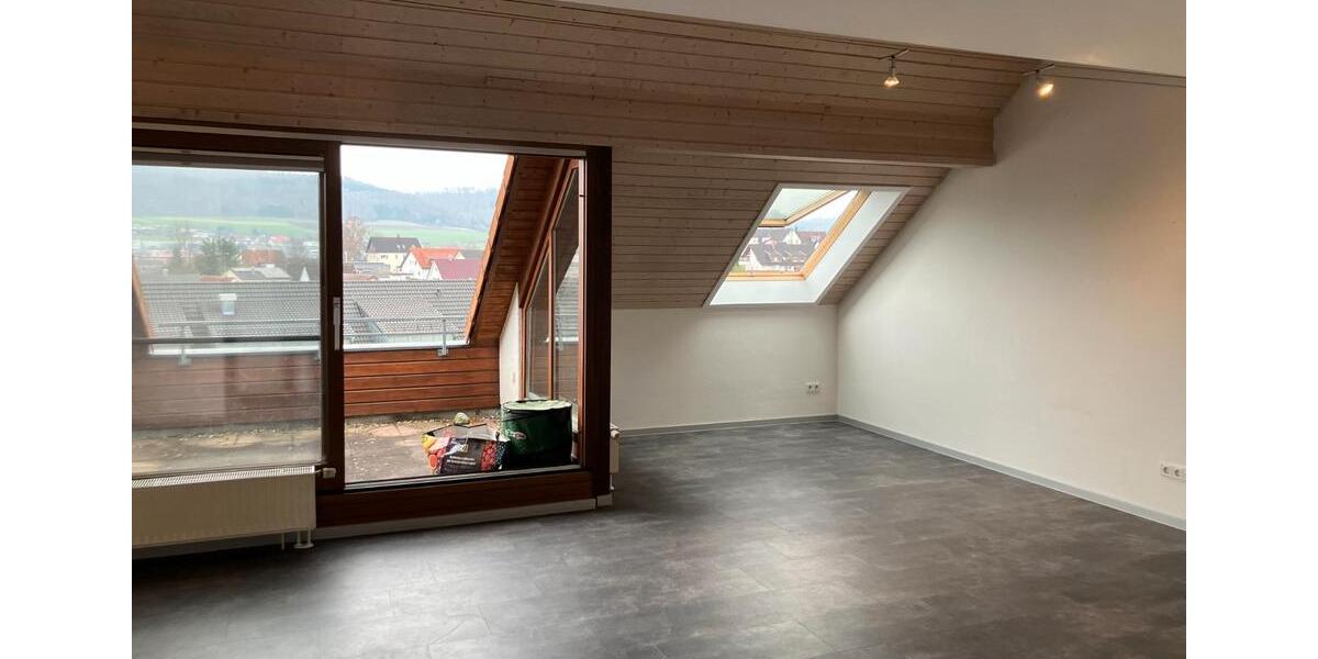 Dachgeschoßwohnung Aalen Dewangen - 4.5 Zimmer, 95 m&sup2;, 1.200&euro; | Angebot:26407612