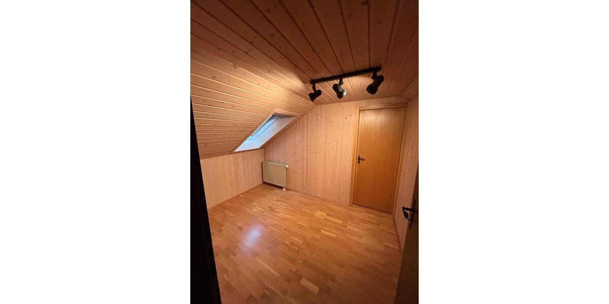 Einfamilienhaus Nördlingen - 6 Zimmer, 124 m&sup2;, 1.400&euro; | Angebot:26471991