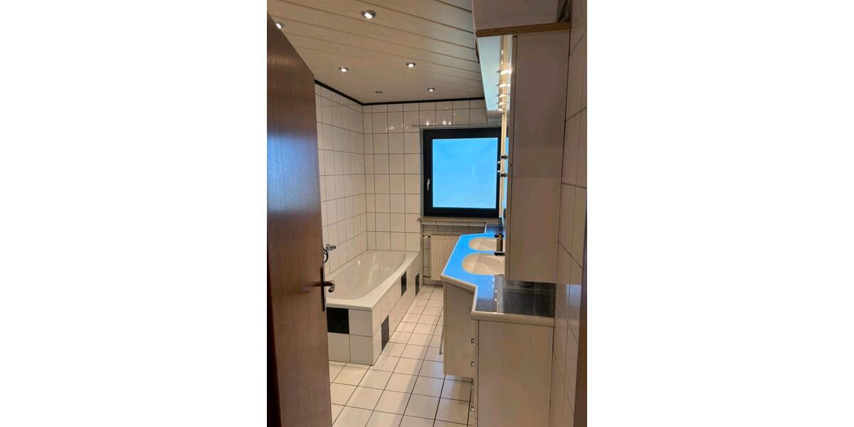 Einfamilienhaus Bühlertann - 12 Zimmer, 312 m&sup2;, 538.000&euro; | Angebot:25406028