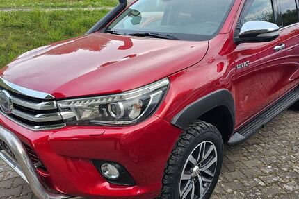 Toyota Hilux 295.000 km 21.990 &euro; Herbrechtingen 89542
