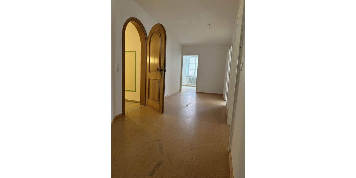 Etagenwohnung Ellwangen - 6 Zimmer, 136 m&sup2;, 1.360&euro; | Angebot:25657526