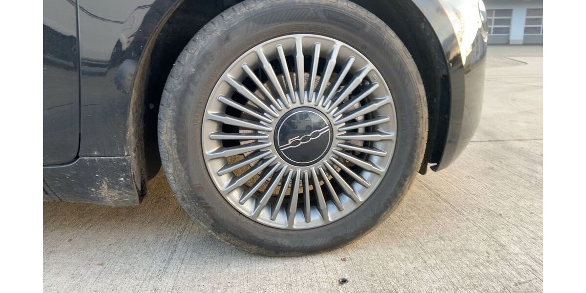 Fiat 500e 16.250 km 18.900 &euro; Aalen-Dauerwang 73457