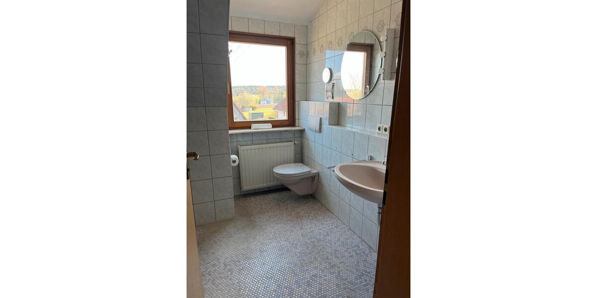Dachgeschoßwohnung Stimpfach - 3 Zimmer, 85 m&sup2;, 800&euro; | Angebot:26007809