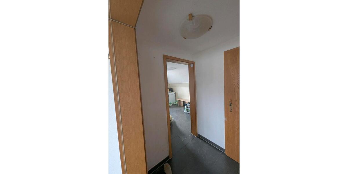 Dachgeschoßwohnung Oberkochen - 4 Zimmer, 90 m&sup2;, 1.200&euro; | Angebot:25965683