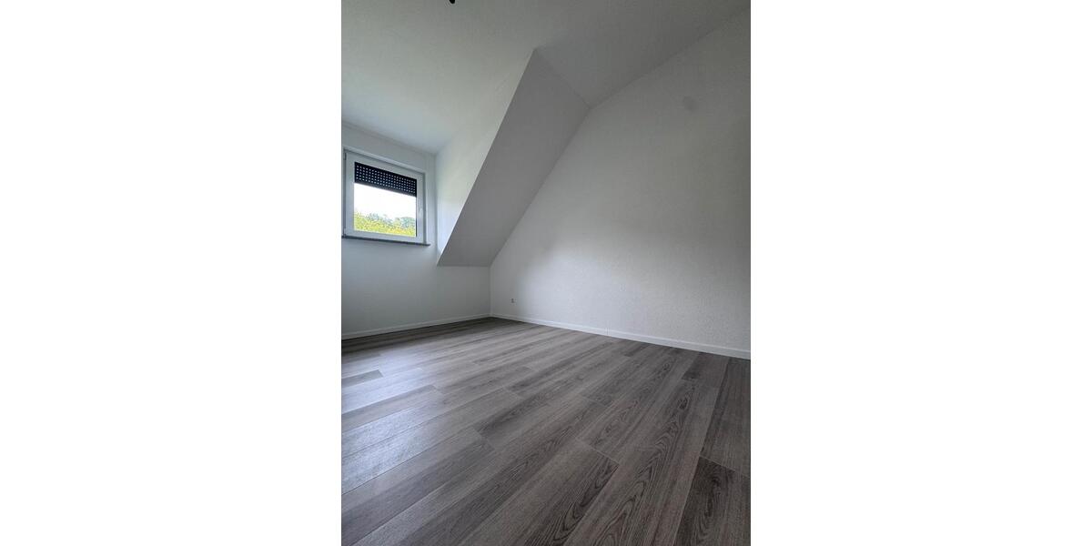 Dachgeschoßwohnung Gaildorf - 4 Zimmer, 95 m&sup2;, 1.100&euro; | Angebot:26414263