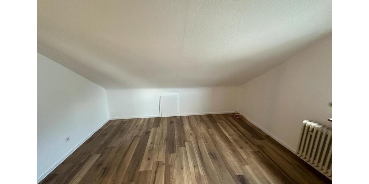 Dachgeschoßwohnung Aalen Dewangen - 3 Zimmer, 71 m&sup2;, 1.050&euro; | Angebot:26356173