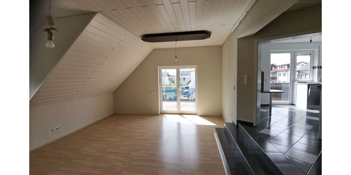 Moderne 4,5-Zimmer Dachgeschosswohnung mit Balkon & EBK - Appartement Schwäbisch Gmünd Bargau | Angebot:27492971