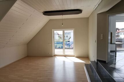 Moderne 4,5-Zimmer Dachgeschosswohnung mit Balkon & EBK - Wohnung Schwäbisch Gmünd Bargau | Angebot:27492971