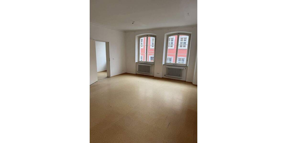 Etagenwohnung Ellwangen - 6 Zimmer, 136 m&sup2;, 1.360&euro; | Angebot:25657526