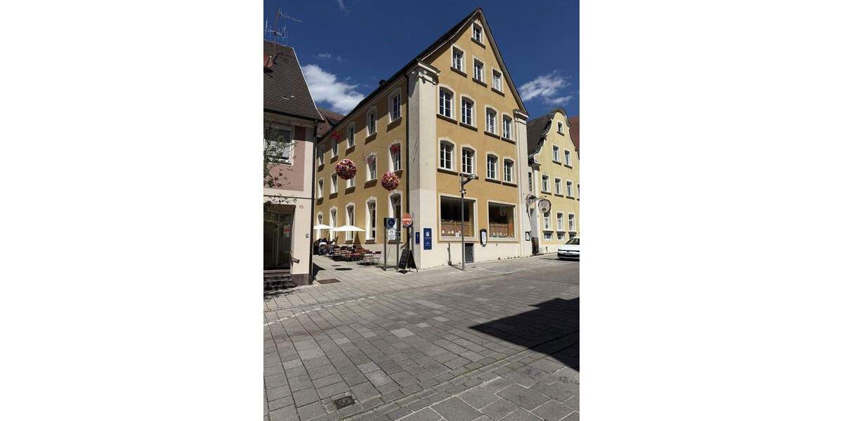 Etagenwohnung Ellwangen - 6 Zimmer, 136 m&sup2;, 1.360&euro; | Angebot:25657526