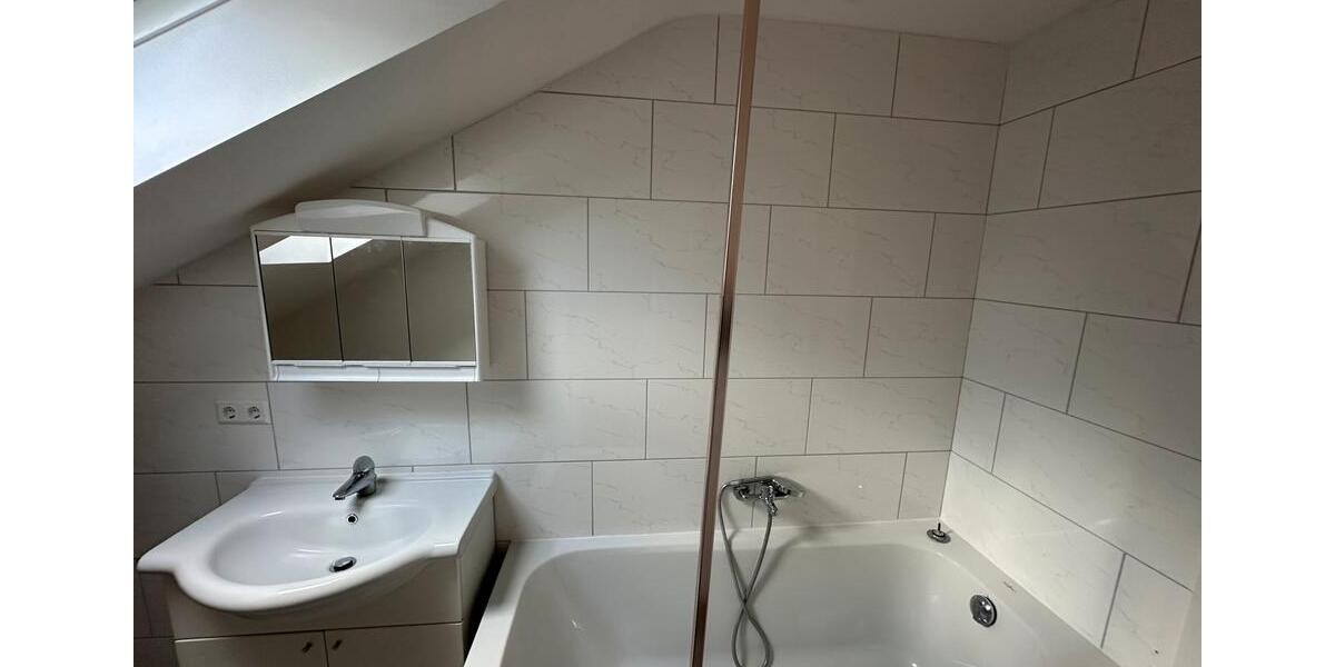 Dachgeschoßwohnung Aalen Dewangen - 3 Zimmer, 71 m&sup2;, 1.050&euro; | Angebot:26356173