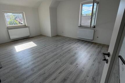 Wohnung Aalen - 3 Zimmer, 97 m&sup2;, 1.000&euro; | Angebot:27540409