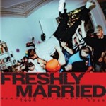 Freshly Married + Kalte Knie