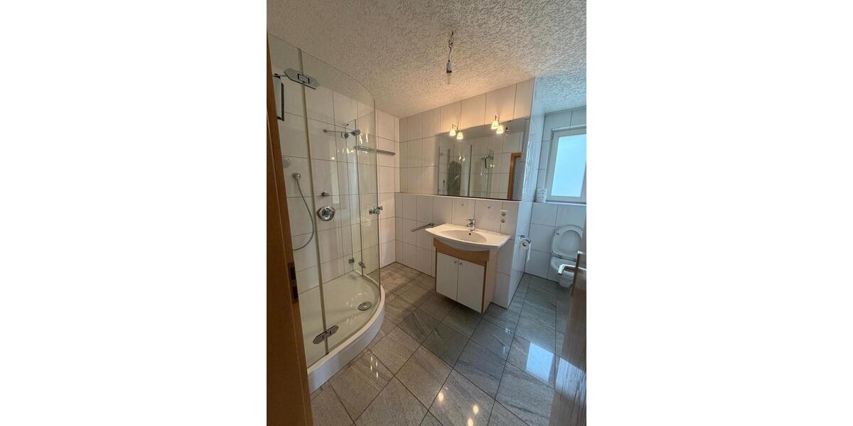 Erdgeschoßwohnung Abtsgmünd - 4 Zimmer, 130 m&sup2;, 1.290&euro; | Angebot:26050725