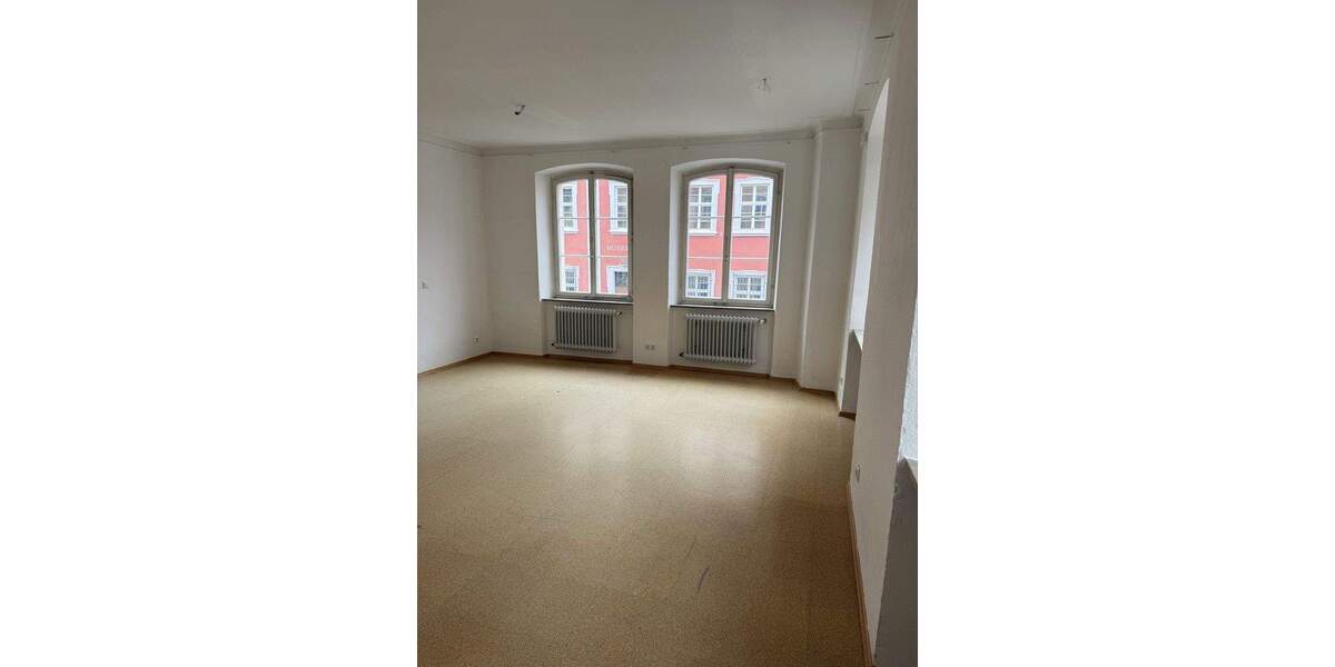 Etagenwohnung Ellwangen - 6 Zimmer, 136 m&sup2;, 1.360&euro; | Angebot:25657526