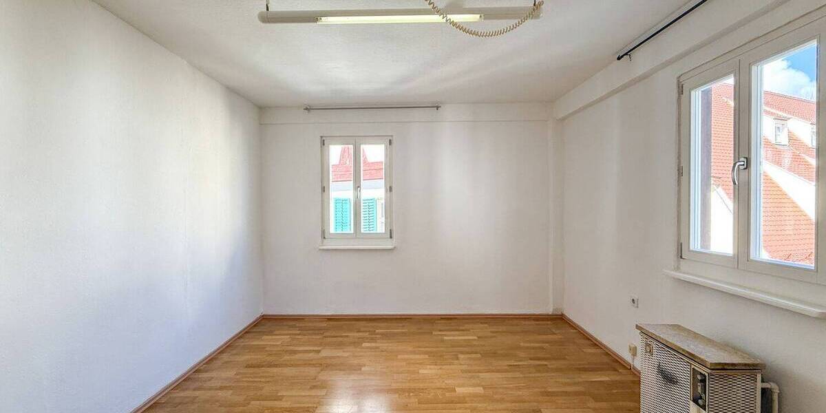 Einfamilienhaus Nördlingen - 7 Zimmer, 150 m&sup2;, 295.000&euro; | Angebot:25937730