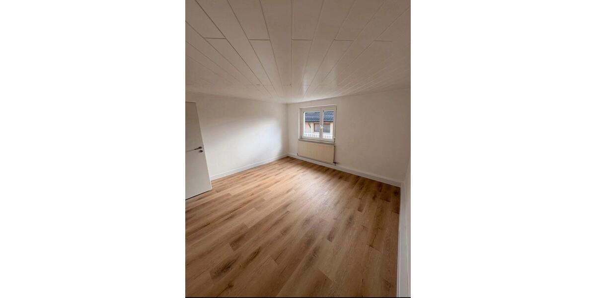 Reihenhaus Schwäbisch Gmünd Bargau - 6 Zimmer, 125 m&sup2;, 324.900&euro; | Angebot:27000073