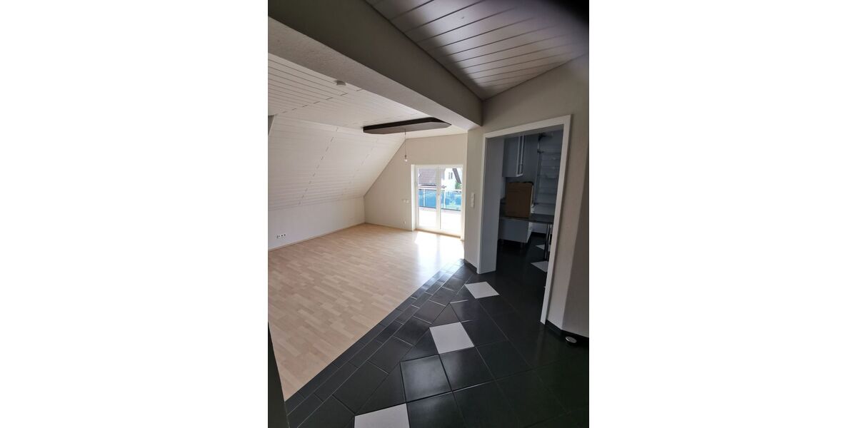 Moderne 4,5-Zimmer Dachgeschosswohnung mit Balkon & EBK - Appartement Schwäbisch Gmünd Bargau | Angebot:27492971
