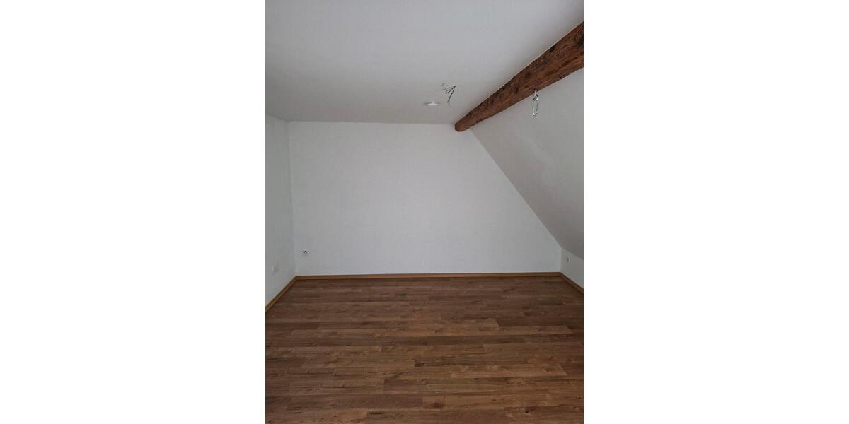 Dachgeschoßwohnung Nördlingen - 5 Zimmer, 110 m&sup2;, 1.250&euro; | Angebot:25382341