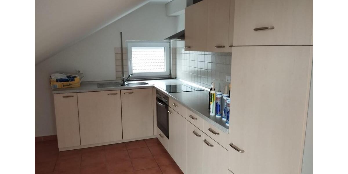 Dachgeschoßwohnung Täferrot - 3 Zimmer, 85 m&sup2;, 850&euro; | Angebot:26049607