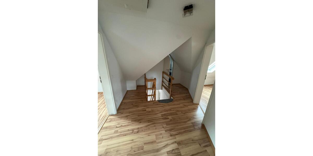 Etagenwohnung Aalen - 4 Zimmer, 110 m&sup2;, 1.100&euro; | Angebot:26041290