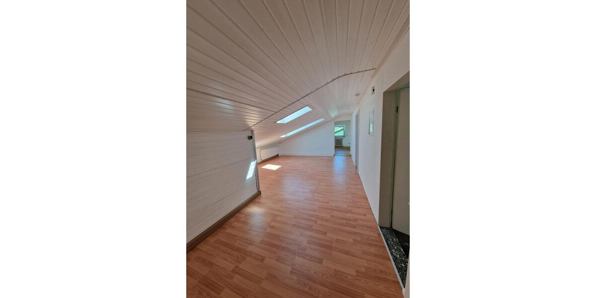 Dachgeschoßwohnung Steinheim am Albuch - 2.5 Zimmer, 65 m&sup2;, 675&euro; | Angebot:25592101