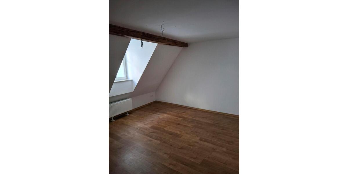Dachgeschoßwohnung Nördlingen - 5 Zimmer, 110 m&sup2;, 1.250&euro; | Angebot:25382341