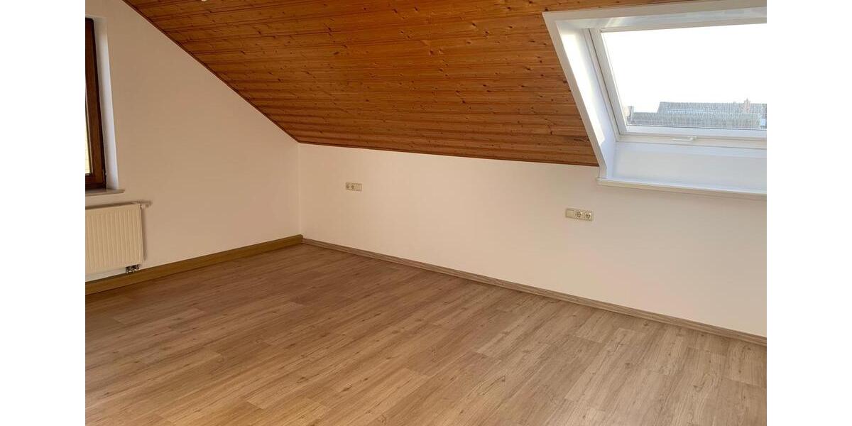 Dachgeschoßwohnung Nördlingen - 3 Zimmer, 74 m&sup2;, 740&euro; | Angebot:23760710