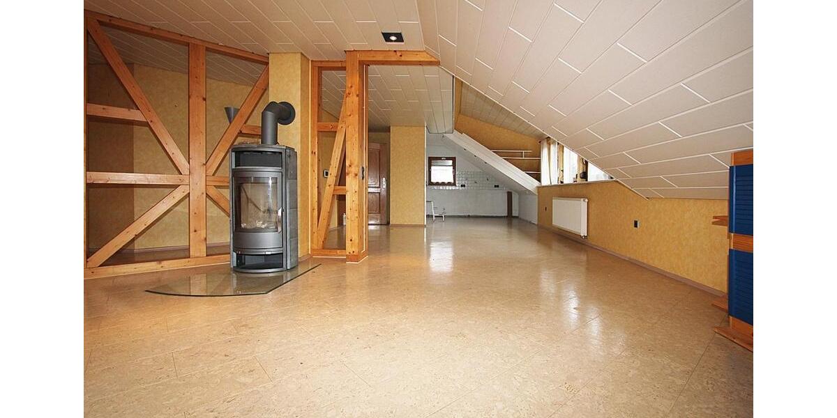 Dachgeschoßwohnung Durlangen - 4.5 Zimmer, 100 m&sup2;, 750&euro; | Angebot:24847917