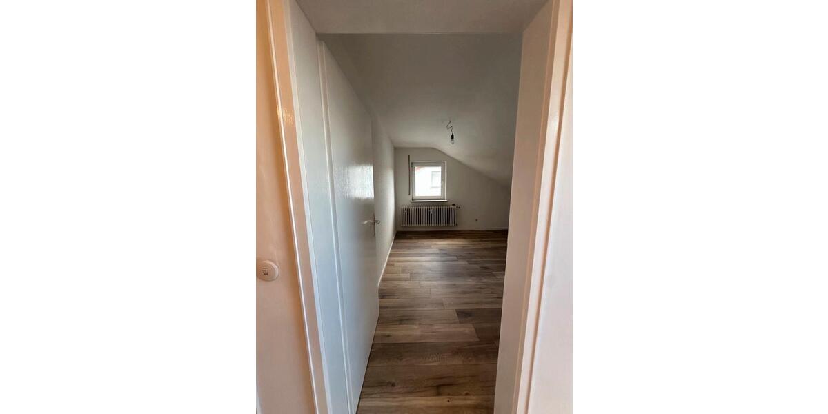 Dachgeschoßwohnung Aalen Dewangen - 3 Zimmer, 71 m&sup2;, 1.050&euro; | Angebot:26636268