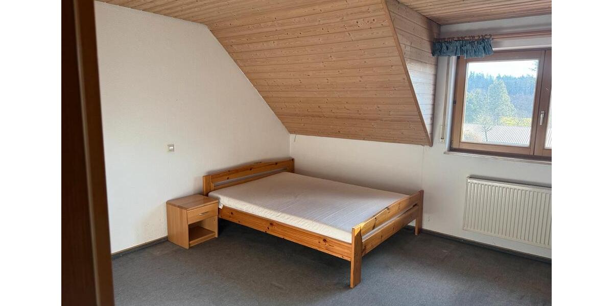 Dachgeschoßwohnung Essingen - 1 Zimmer, 18 m&sup2;, 370&euro; | Angebot:24727465