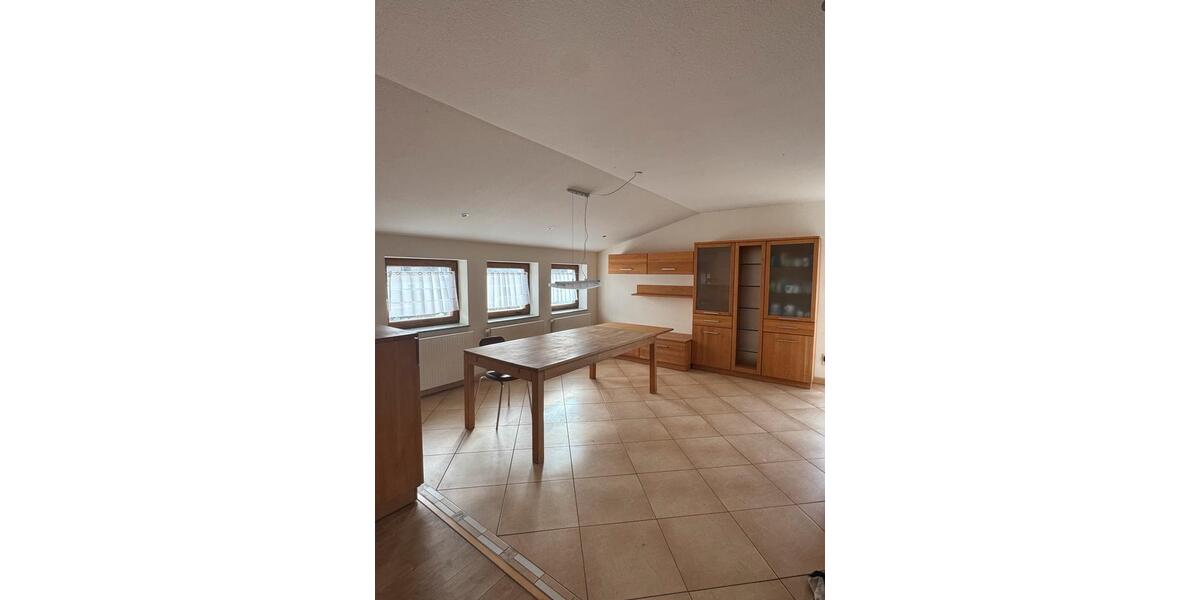 Dachgeschoßwohnung Ruppertshofen - 4 Zimmer, 130 m&sup2;, 950&euro; | Angebot:25120855