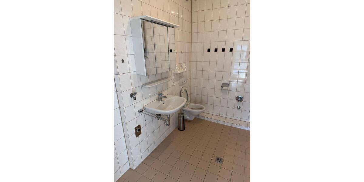 Etagenwohnung Hüttlingen - 3 Zimmer, 100 m&sup2;, 950&euro; | Angebot:25641317