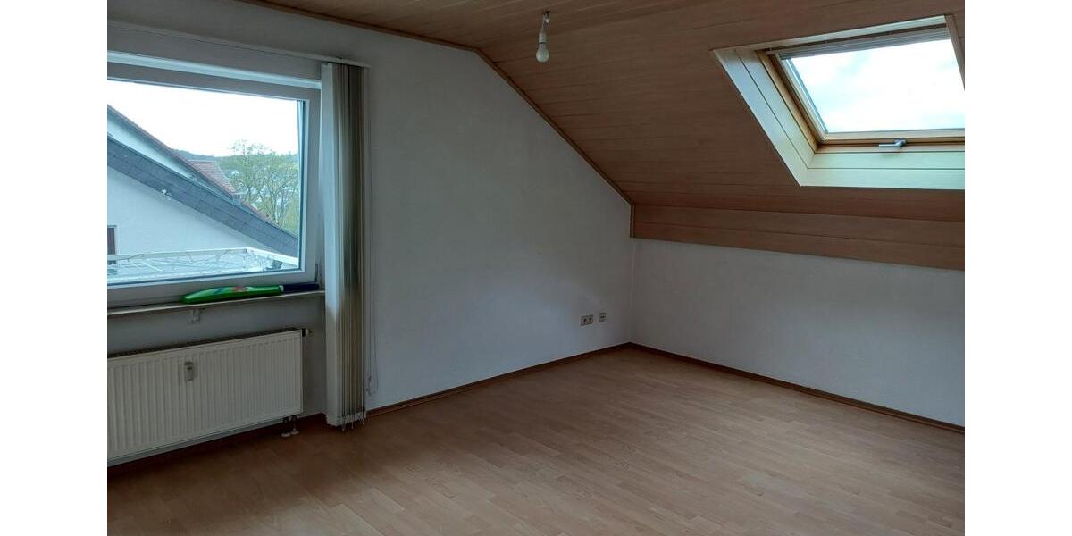 Dachgeschoßwohnung Hüttlingen - 3 Zimmer, 85 m&sup2;, 900&euro; | Angebot:24982608