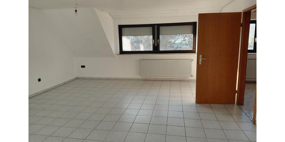 Dachgeschoßwohnung Aalen Dewangen - 3.5 Zimmer, 118 m&sup2;, 830&euro; | Angebot:27604313