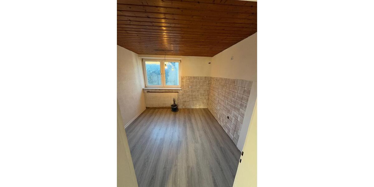 Erdgeschoßwohnung Bopfingen - 4 Zimmer, 110 m&sup2;, 950&euro; | Angebot:25860203