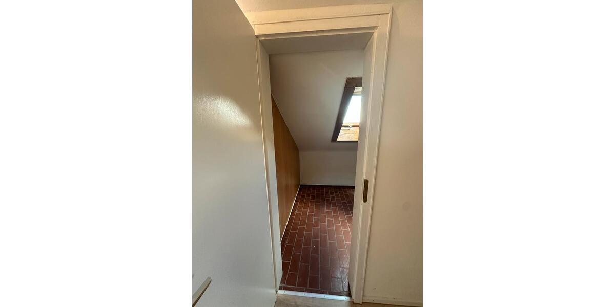 Dachgeschoßwohnung Aalen Dewangen - 3 Zimmer, 71 m&sup2;, 1.050&euro; | Angebot:26356173