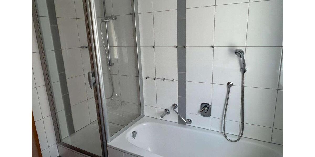 Etagenwohnung Oberkochen - 4.5 Zimmer, 103 m&sup2;, 1.200&euro; | Angebot:25887867
