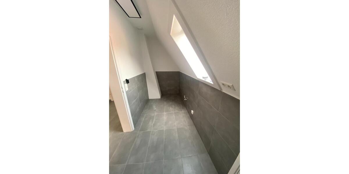 Dachgeschoßwohnung Ellwangen (Jagst) - 2 Zimmer, 60 m&sup2;, 800&euro; | Angebot:25791221