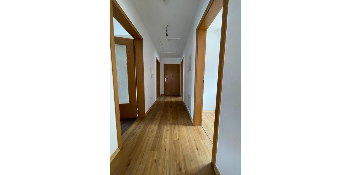 Dachgeschoßwohnung Nördlingen - 2.5 Zimmer, 75 m&sup2;, 750&euro; | Angebot:25759645