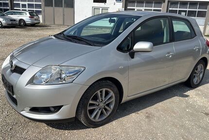 Toyota Auris 118.000 km 3.800 &euro; Königsbronn 89551